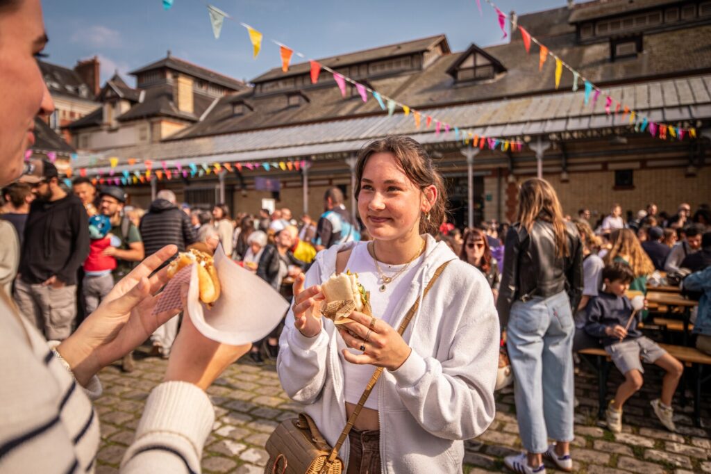 Dégustation de street-food au Marché à Manger de Rennes