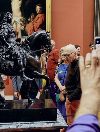 la miniature de la statue équestre de Louis XIV, qui trônait sur la place du Parlement jusqu'à la Révolution française, acquise par la ville de Rennes grâce au mécénat d'entreprise, fait Son entrée dans les collections du musée en présence de la maire de Rennes Nathalie Appéré et de la directrice du Louvre Laurence des Cars.Inauguration et dévoilement au public du modèle réduit de la statue équestre de Louis XIV réalisée par Antoine Coysevox, acquis par le MBA de Rennes.