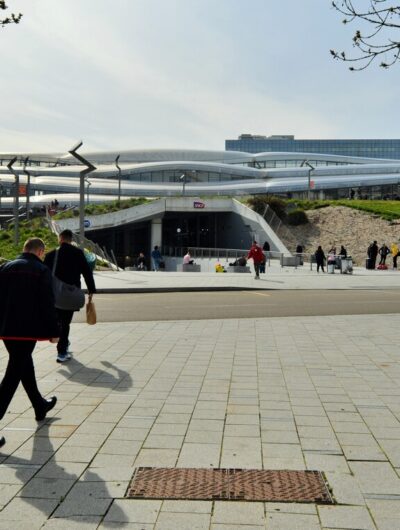 Vue éloignée de la gare.