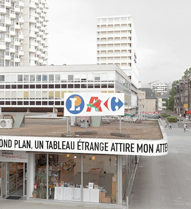 Façade de la librairie sur la dalle du Colombier