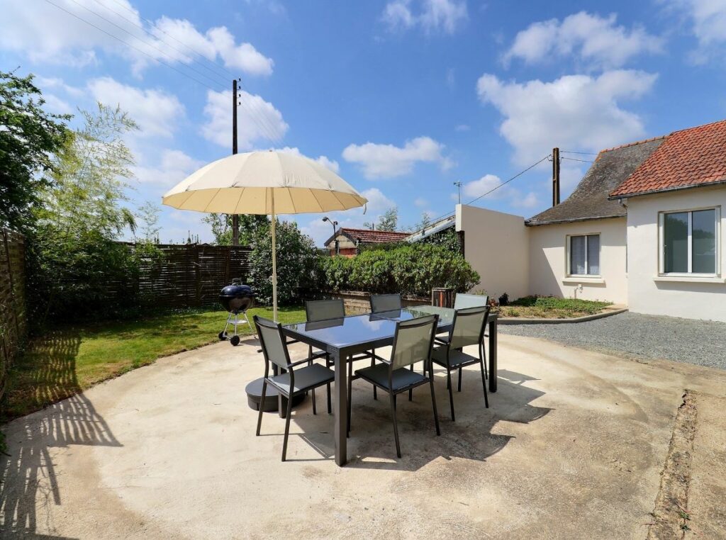 Terrasse du Gîte de la Mare Doux, côté jardin