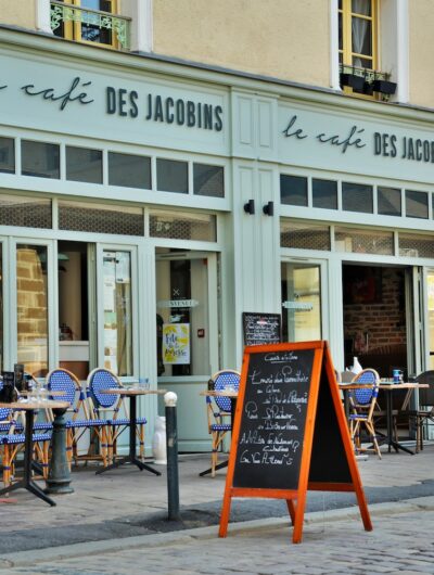 Devanture du Café des Jacobins