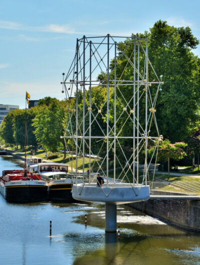 Le Belvédère Bouroullec vu depuis le Pont de Bretagne. On retrouve le quai Saint-Cyr et le Mabilay en arrière-plan.