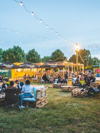 guinguette-restaurant-ouvert-avril-a-octobre-terrasse