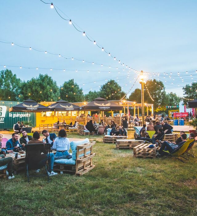 guinguette-restaurant-ouvert-avril-a-octobre-terrasse