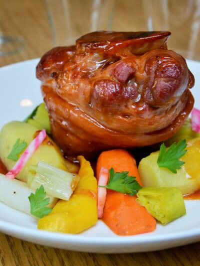 Assiette de viande et légumes