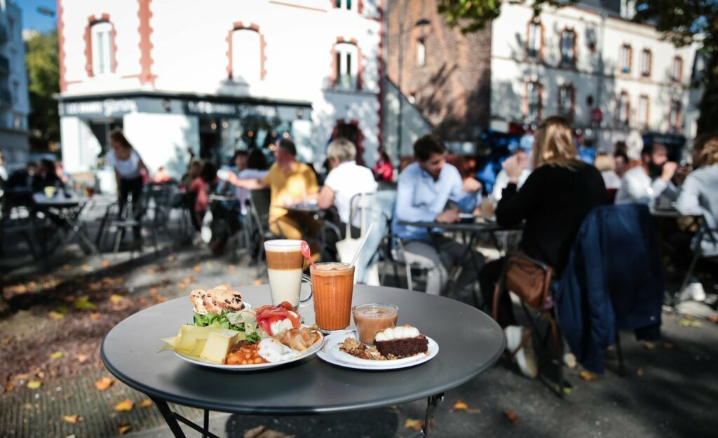 Brunch en terrasse aux grands gamins