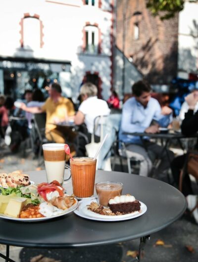 Brunch en terrasse aux grands gamins