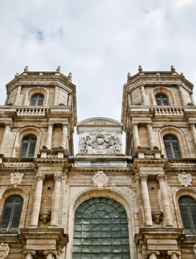 Façade de la Cathédrale Saint-Pierre