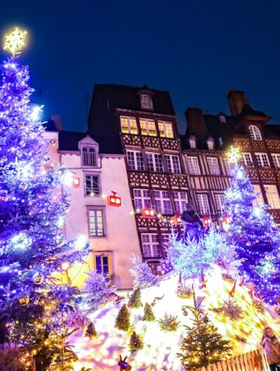 La place du Champ Jacquet décorée pour Noël