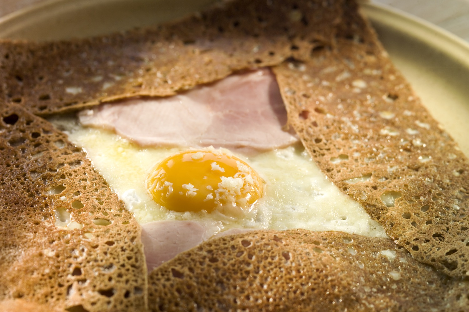 cr-pes-et-galettes-tout-savoir-sur-les-sp-cialit-s-bretonnes-office