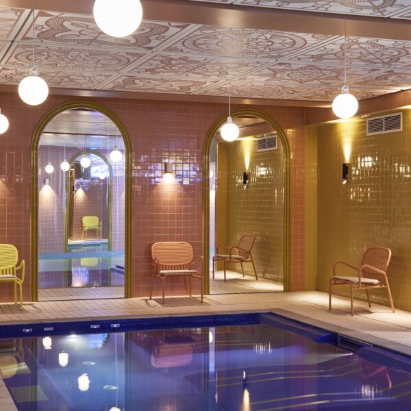 La piscine de l'Hôtel Mama Shelter.