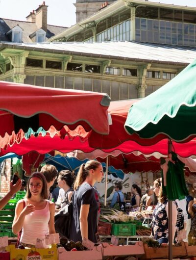 Le marché des Lices à Rennes en Bretagne