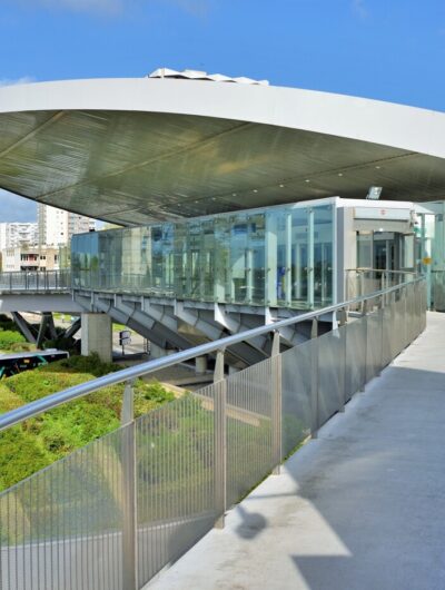 Vue de la station de métro aérienne Poterie à Rennes