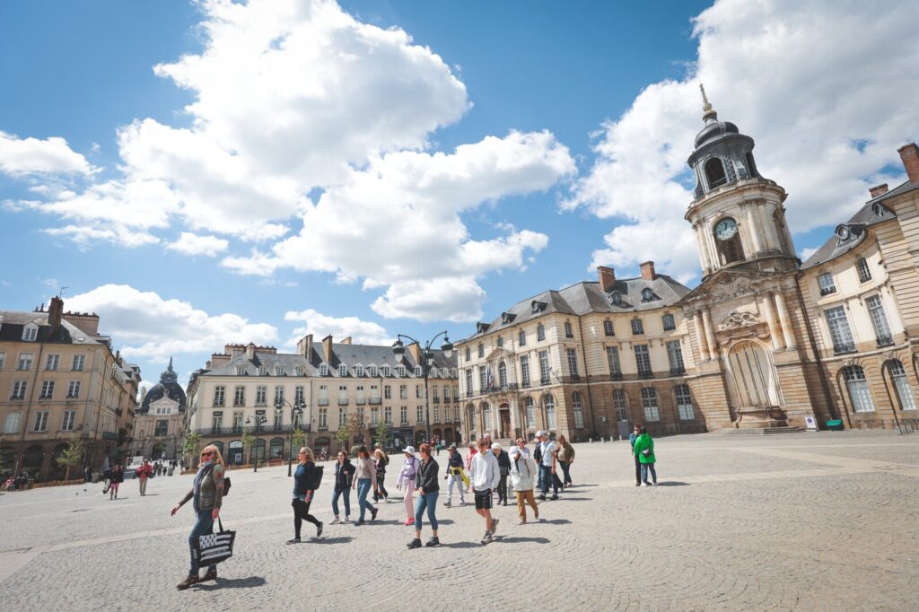 Visite giudée de Rennes sur la place de la mairie