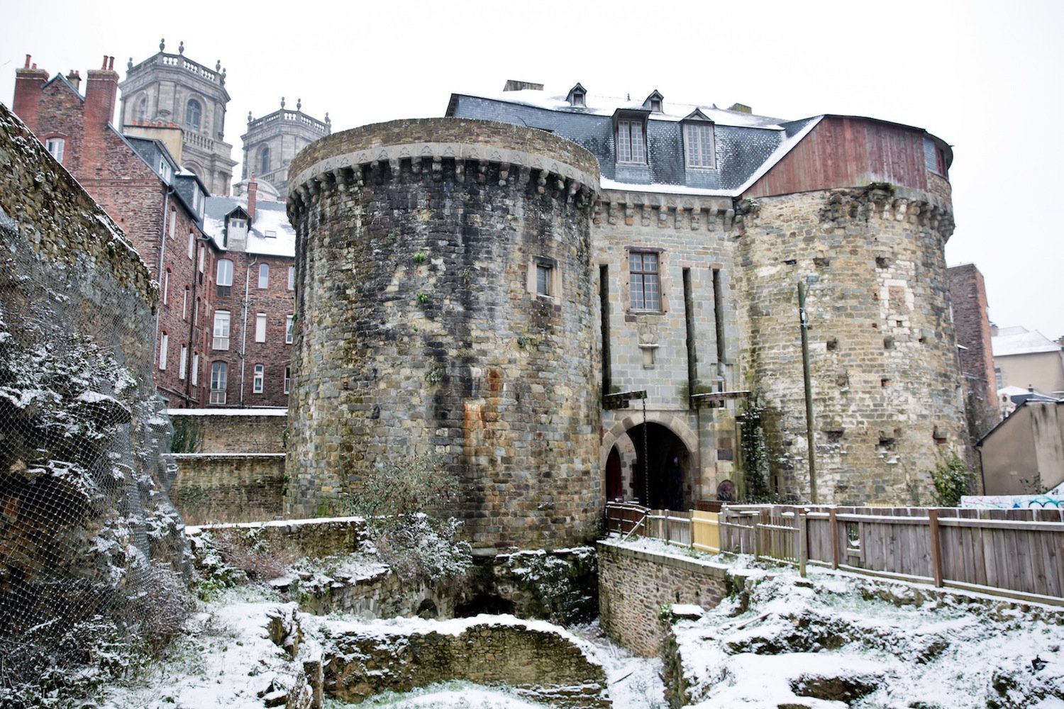 Les Portes Mordelaises sous la neige