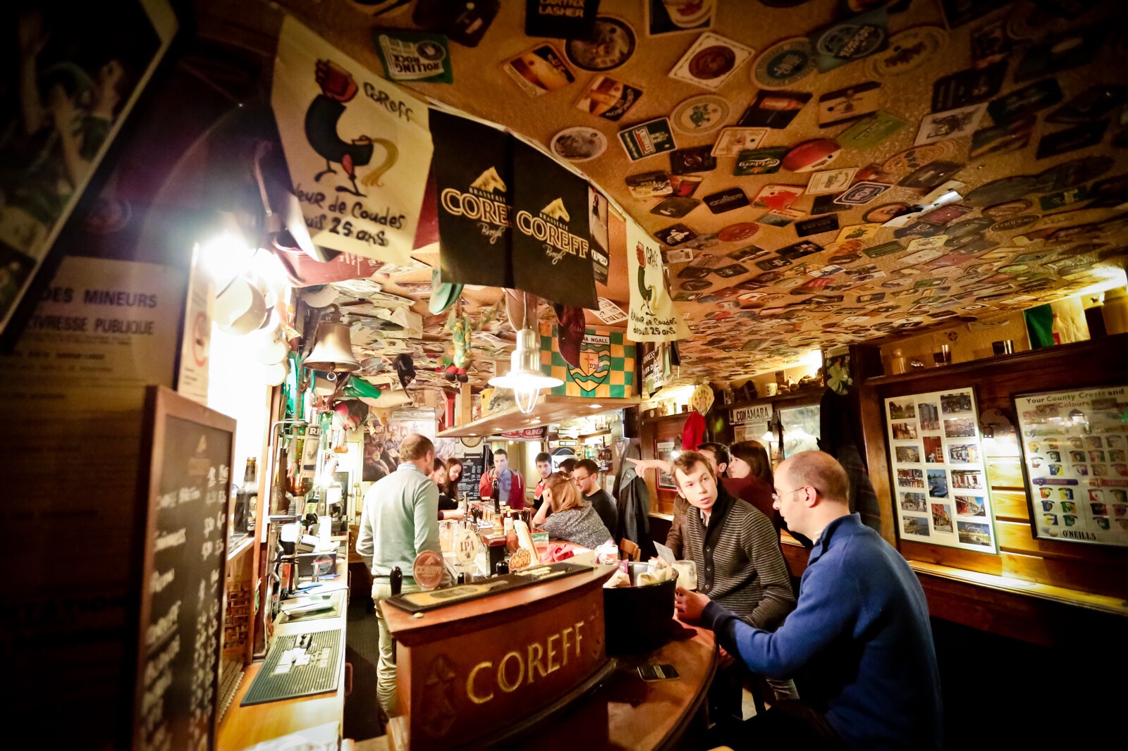 A l'intérieur du pub irlandais le Wesport Inn