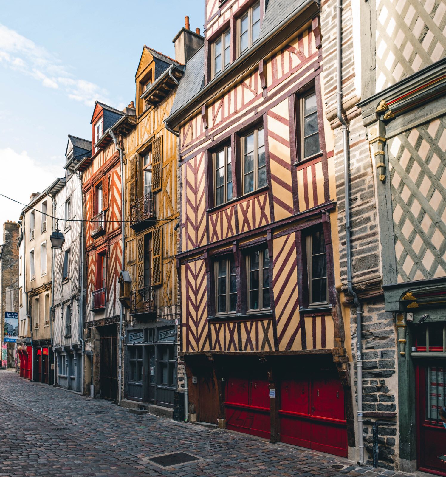 La rue saint-Michel au petit matin