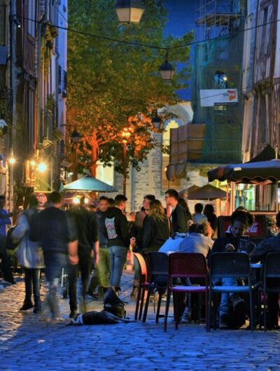 La célèbre rue Saint-Michel dite "rue de la soif"