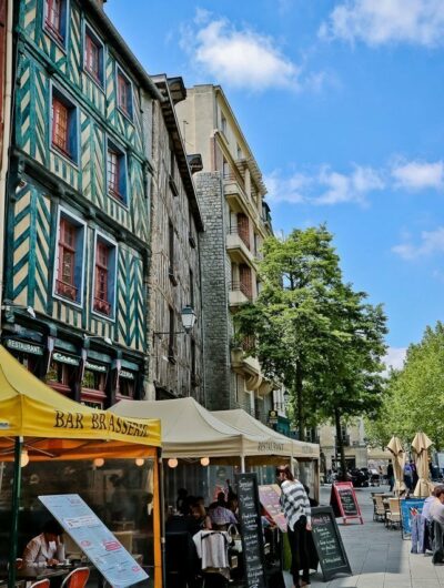 Terrasses de la place Sainte-Anne à Rennes