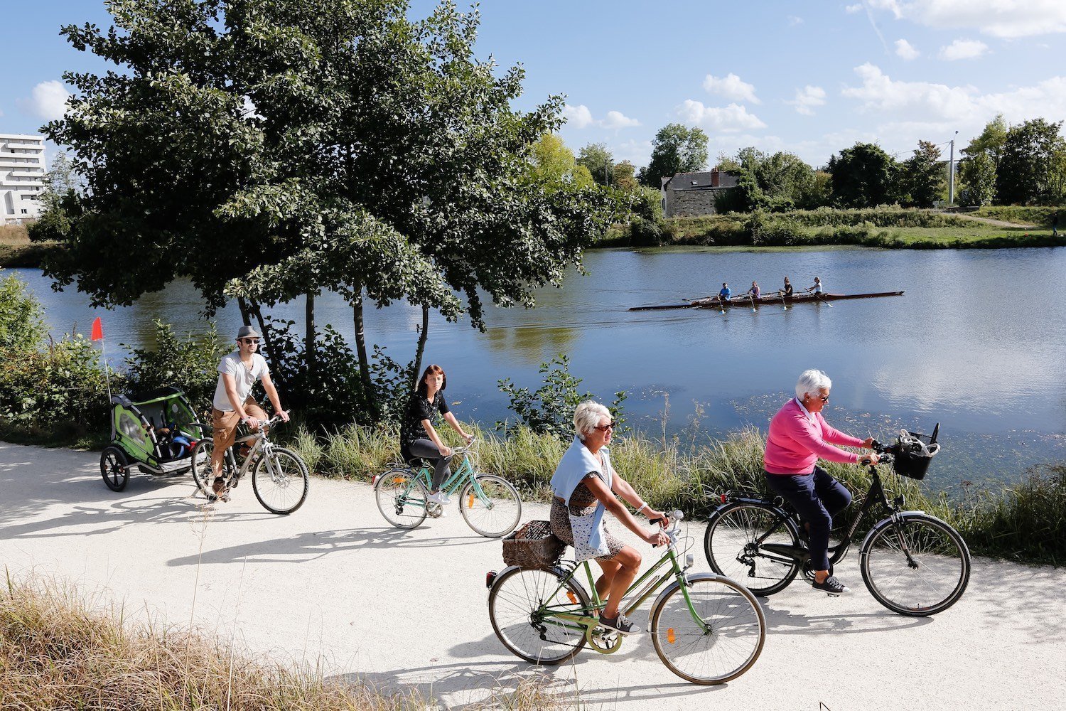 Vélo et aviron au bord de la Vilaine