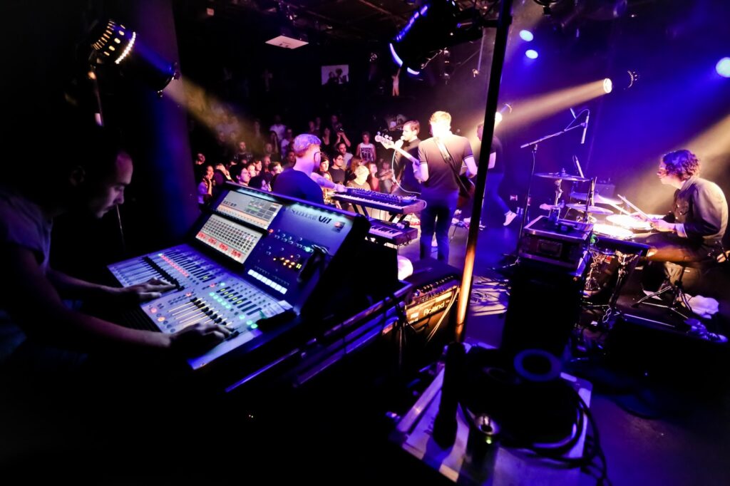 La salle de l'Ubu pendant un concert