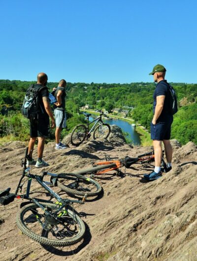 Pause VTT sur les falaises du Boël près de Rennes
