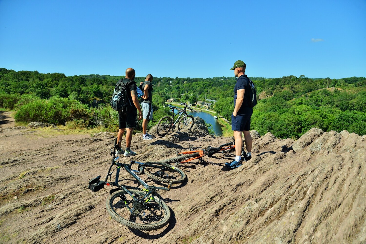 Pause VTT sur les falaises du Boël près de Rennes