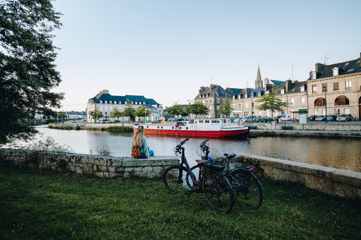 Pause vélo à Pontivy sur les bords du canal