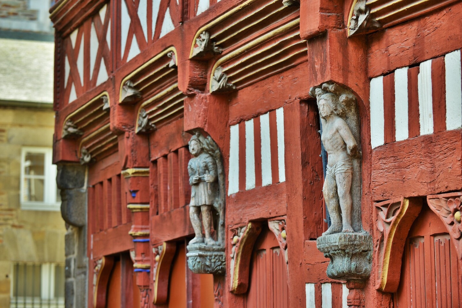 Découvrez les secrets du patrimoine avec les visites Rennes insolite