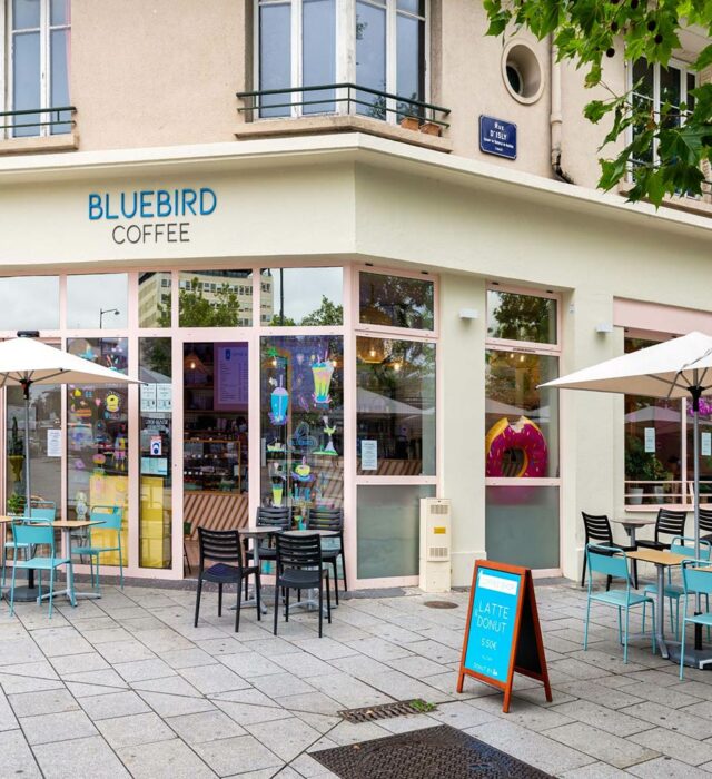 Facade du Blue Bird