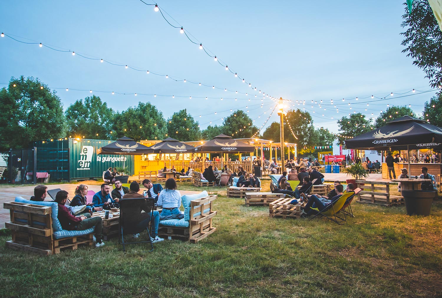 guinguette-restaurant-ouvert-avril-a-octobre-terrasse