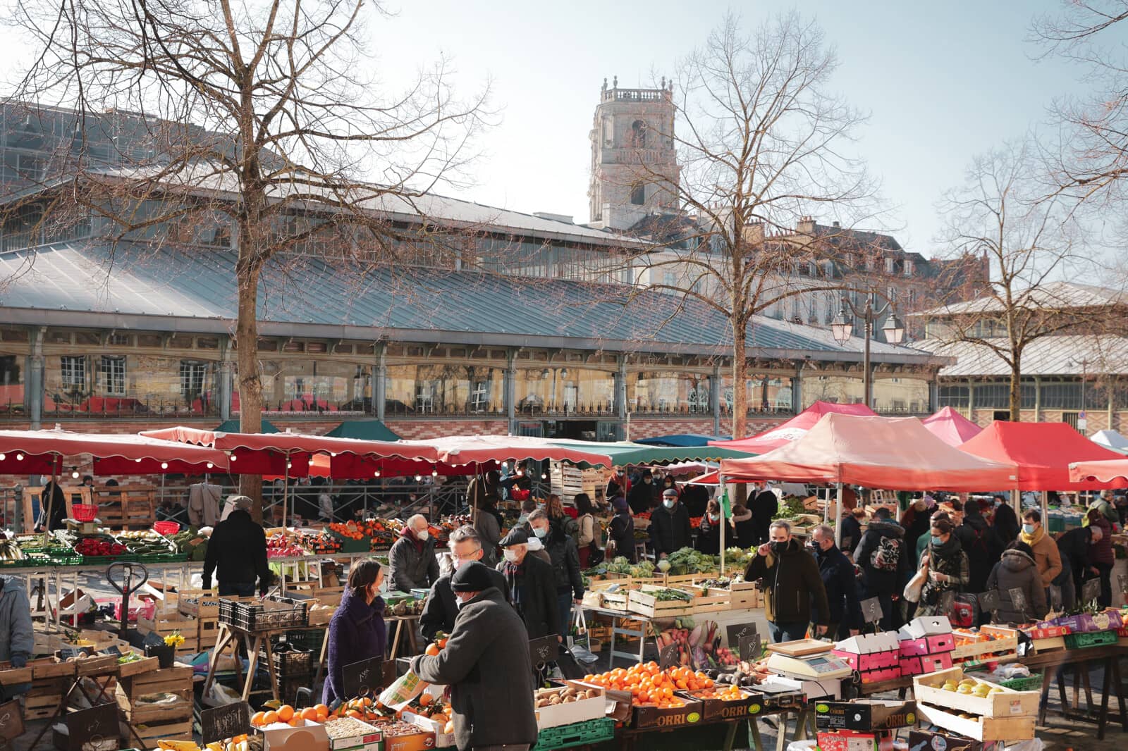Le marché des Lices du samedi matin à Rennes