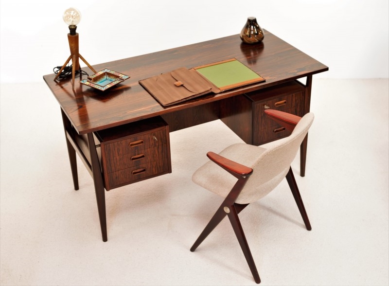 Bureau et chaise