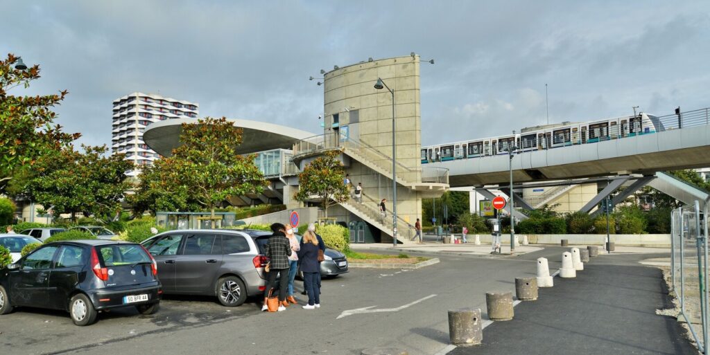 Le parking relais près de la station métro Poterie