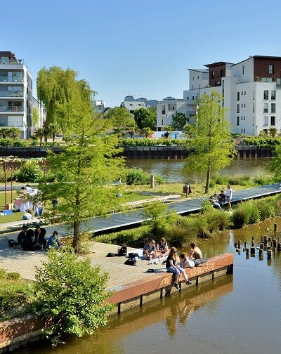 Vue sur le Jardin de la Confluence depuis le Mail François Mitterrand