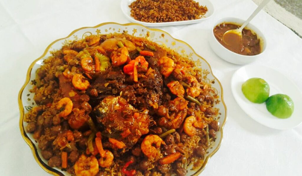 Plat typique de cuisine sénégalaise : le thiebou du restaurant lma Marmite sénégauloise