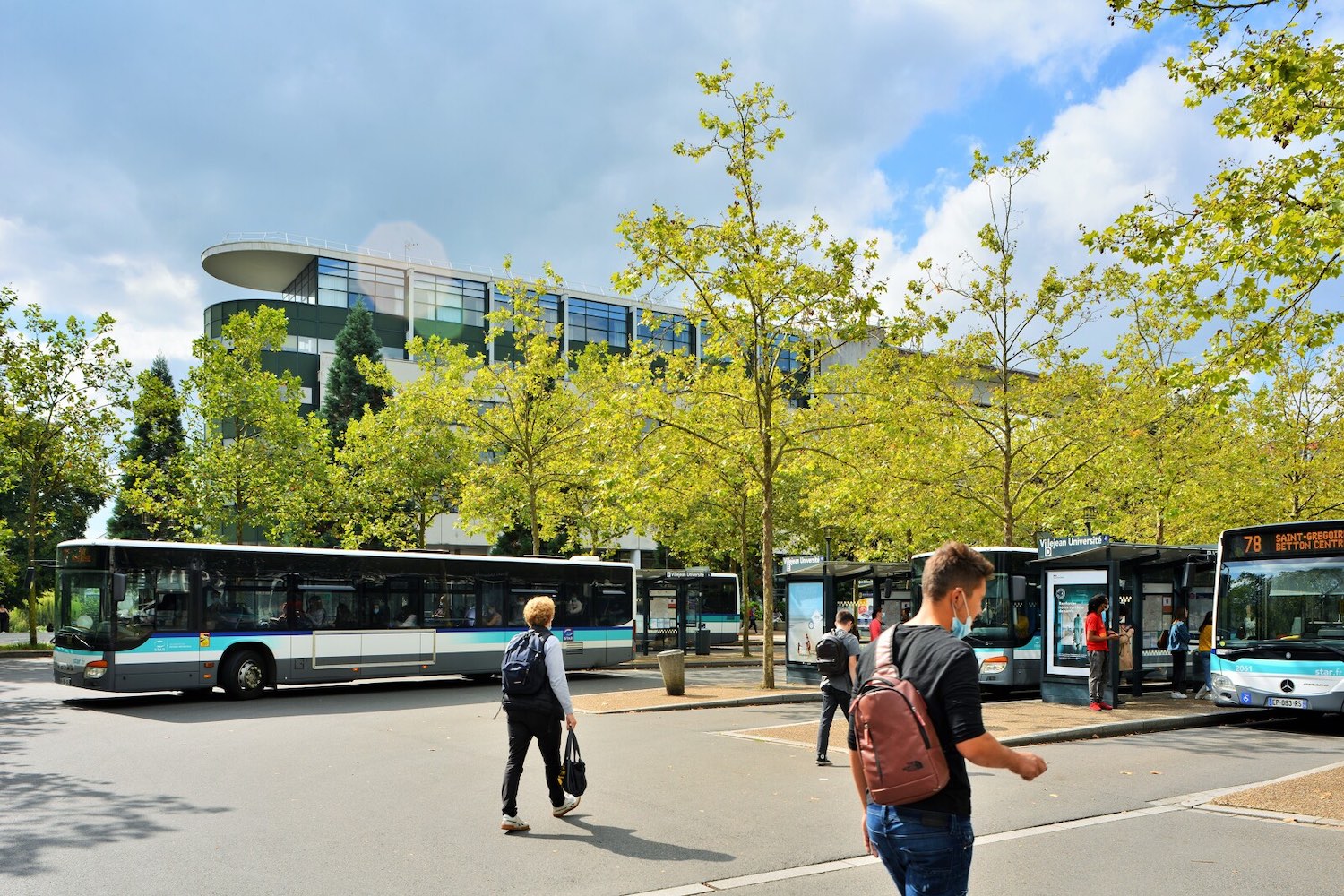Bus devant l'Université de Villejean
