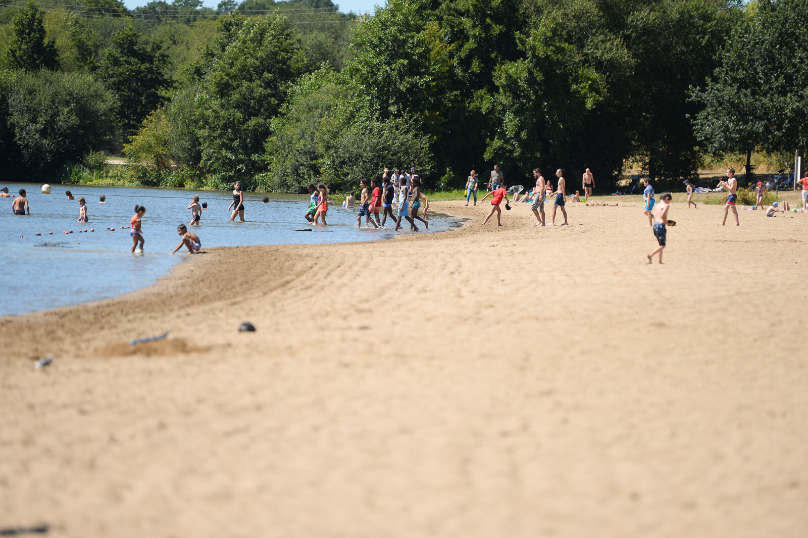 Vacanciers sur la place