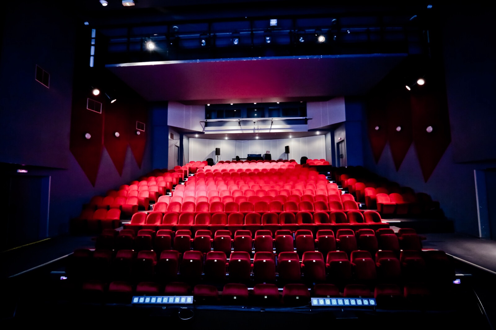 Vue de la salle du théâtre de l'Aire Libre à Saint-Jacques-de-la-lande