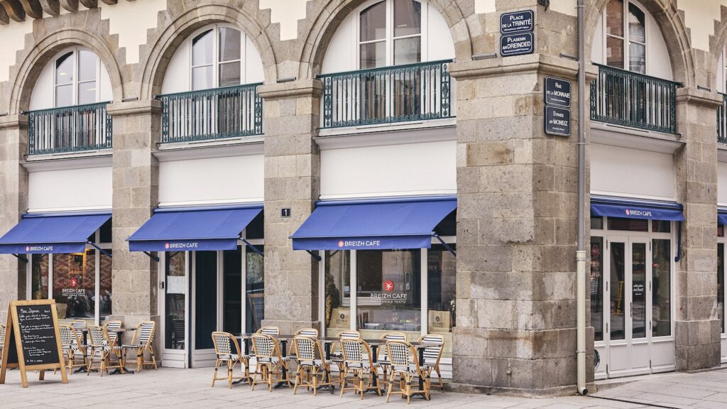 Devanture du Breizh Café de Rennes sur la place de la Trinité