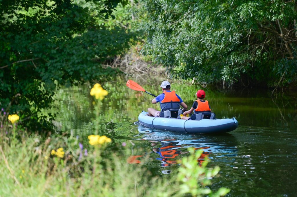 Kayakistes sur la Vilaine du côté de Cesson-Sévigné