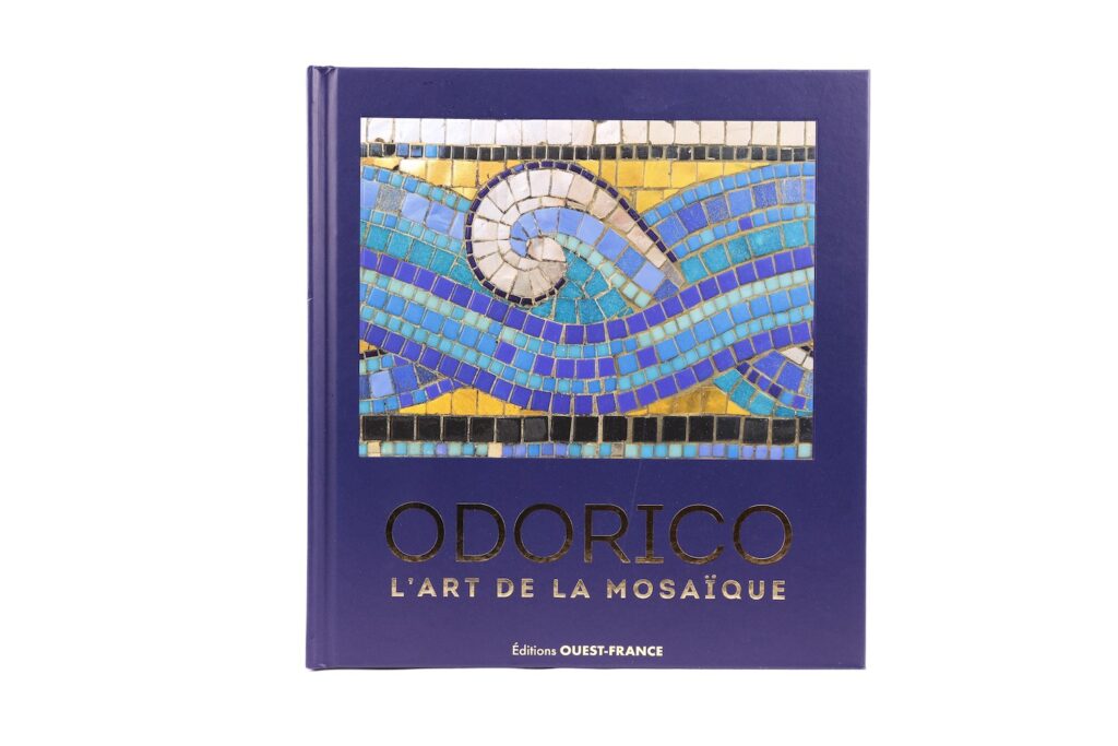 Beau livre sur l'histoire des mosaïques Odorico en Bretagne et à Rennes.