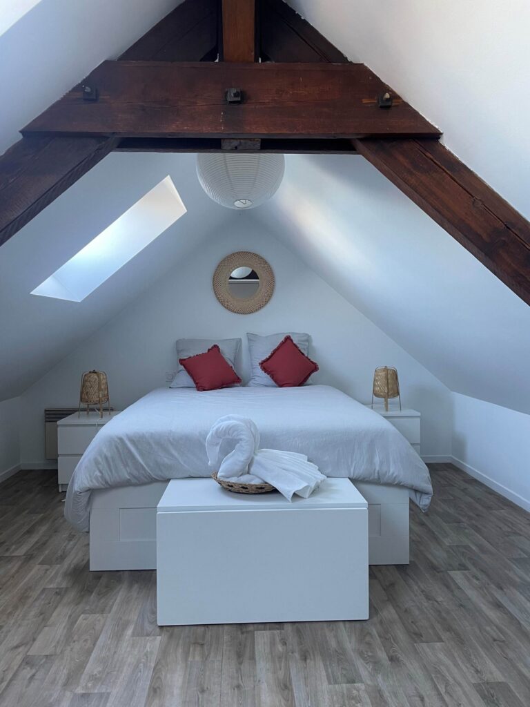 Chambre avec lit double