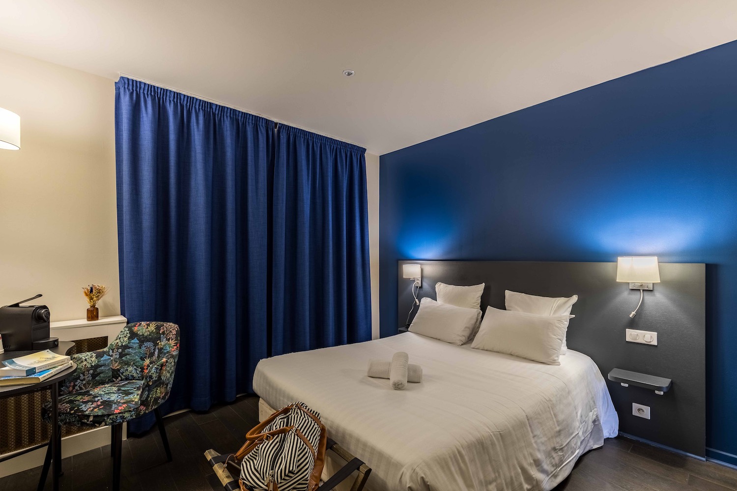 Chambre de l'hôtel Victoria à Rennes à côté de la gare