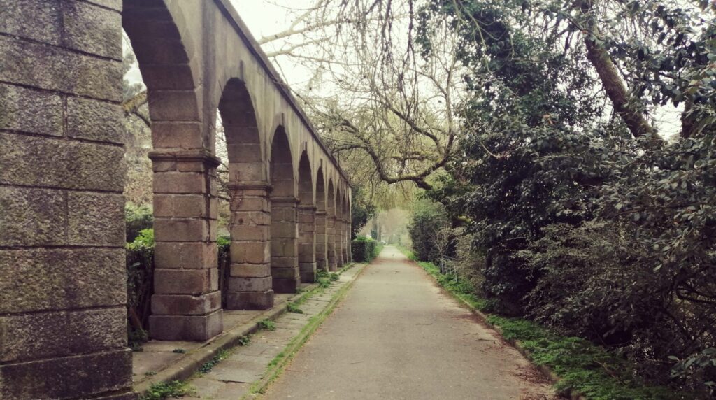 Arcades du parc Saint-Cyr