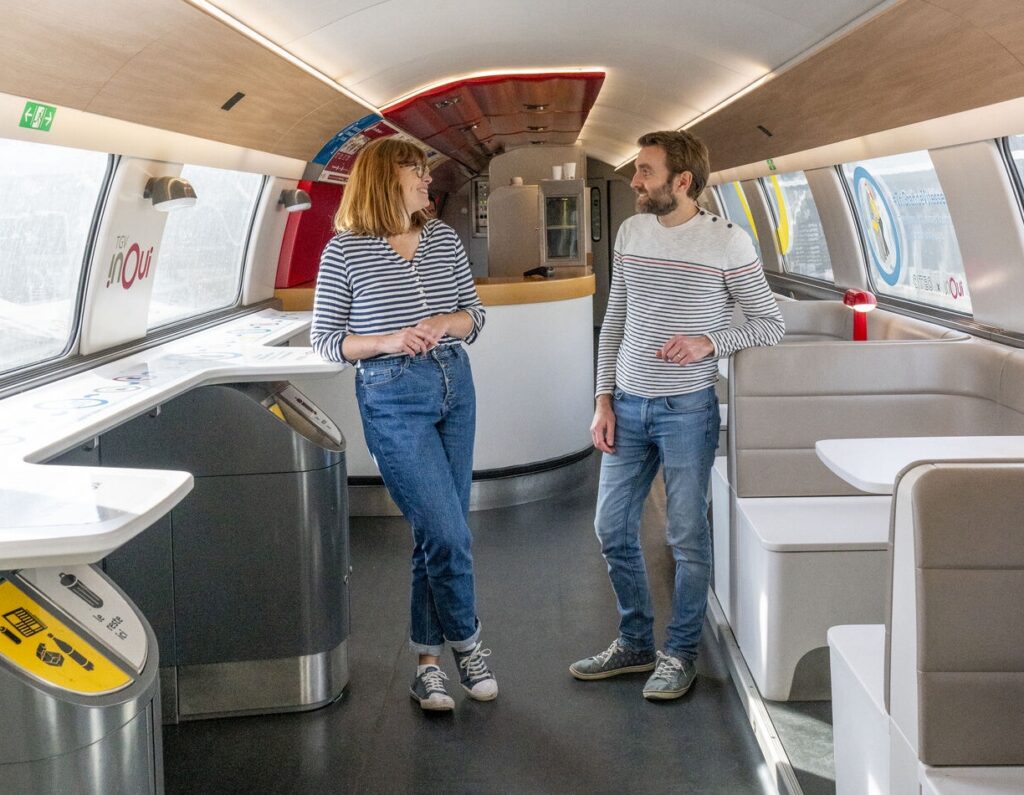 Les deux Rennais à l'origine du media voyagerentrain.fr