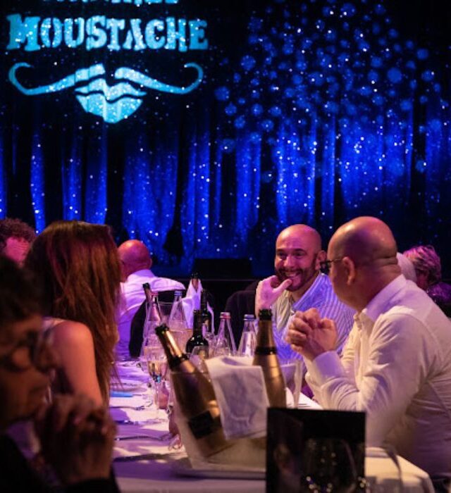 Cabaret Moustache - Revue Essentiel