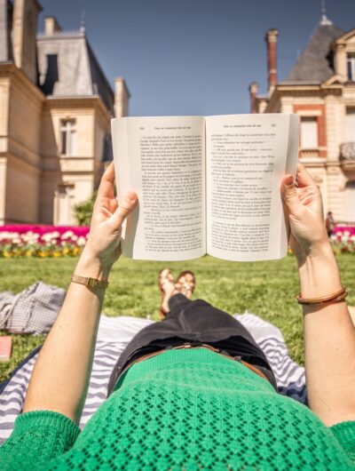Pause lecture au Parc Oberthür