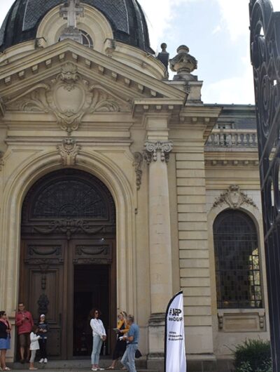 Entrée de la chapelle du centre hospitalier